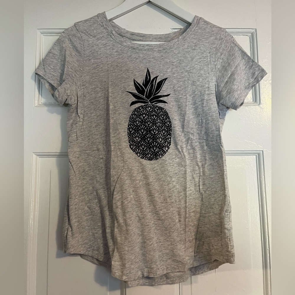 Grey pineapple T-shirt
